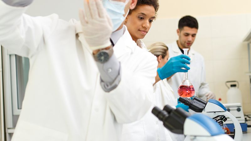 分析国内外医疗机器人行业现状及趋势