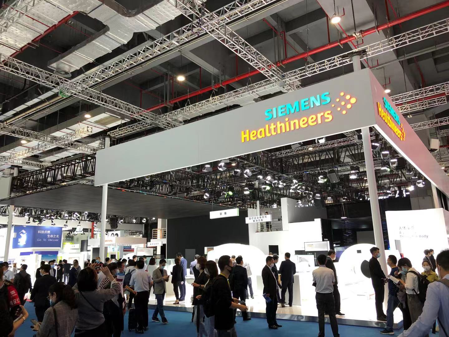 颠覆发热门诊工作模式，西门子医疗首创“无人”CT引爆CMEF！